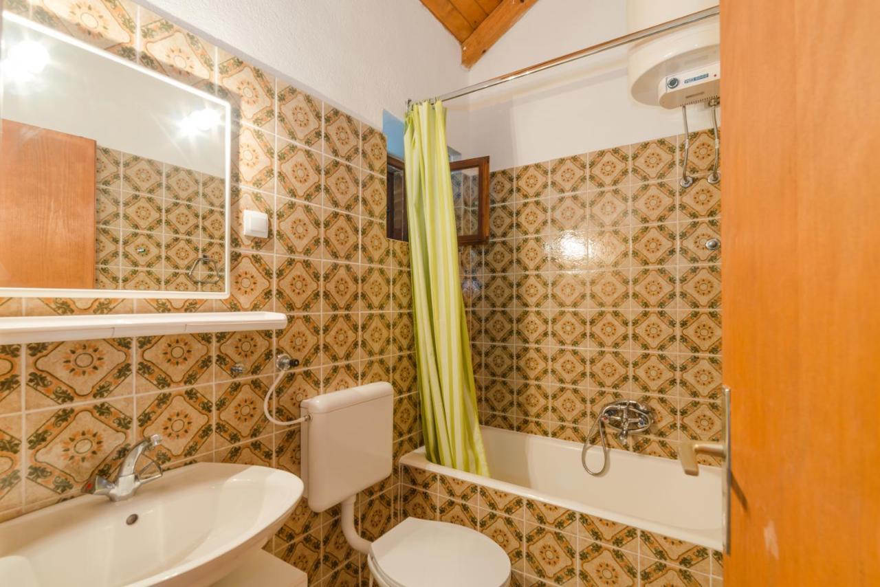 Apartmani Bugenvilija Brbinj Esterno foto